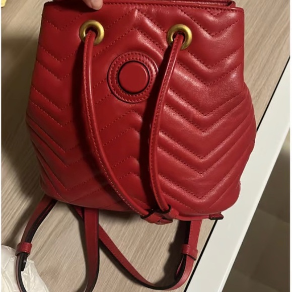 Gucci
Marmont leather backpack
Good condition
Red, Leather - Picture 5 of 7
